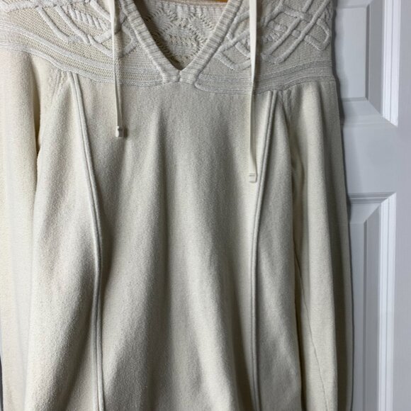 Eddie Bauer Women’s Cream Knit Hoodie – Small, V-Neck, Intricate Shoulder Detail - Picture 7 of 16